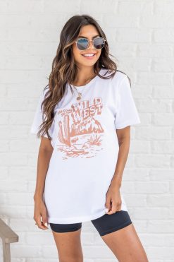 Top 10 🛒 Pink Lily Welcome To The Wild West Graphic Tee 🌟 -Tees Shop 1K0A1433 d46edbaa 03ad 447c b556 25797b32a01d 650x