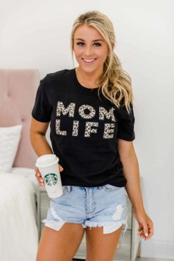 Deals 🎉 Pink Lily Animal Print Mom Life Graphic Black Tee ✨ -Tees Shop 1X6A5767 95607 650x