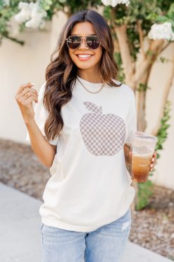 Budget 💯 Pink Lily Checkered Apple Ivory Graphic Tee ⭐ -Tees Shop 219A2553 a64a0a43 3d86 4cf1 805d d110368867e7 650x