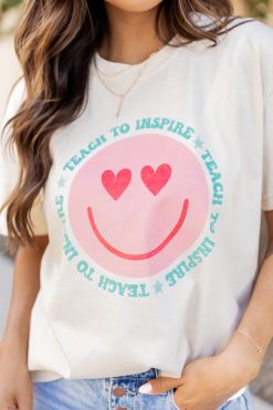 New 😍 Pink Lily Teach To Inspire Smiley Ivory Graphic Tee 🌟 -Tees Shop 219A2769 650x