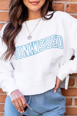 Hot Sale 😍 Pink Lily Sunkissed Wave White Cropped Corded Graphic Sweatshirt 🎁 -Tees Shop 219A9284 650x