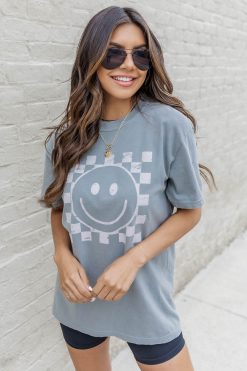 Top 10 ✔️ Pink Lily Cream Checkered Smiley Grey Graphic Tee 🤩 -Tees Shop 219A9481 650x