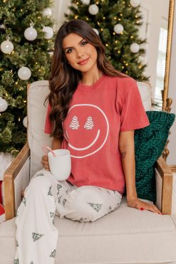 Deals 👍 Pink Lily Smiley Face 🎁 Christmas Cake Red Graphic Tee ⭐ -Tees Shop 219A9829 650x