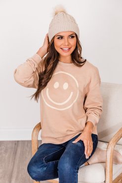 Cheapest 😀 Pink Lily Smiley Face Gold Graphic Sweatshirt 🎁 -Tees Shop 4W3A1507 60009c89 c4e4 4bfd a3ab 5b7bc843ce28 650x