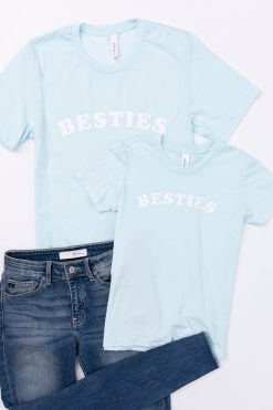 Deals 😍 Pink Lily Besties Graphic Light Blue Tee 🎁 -Tees Shop 4W3A2724 650x